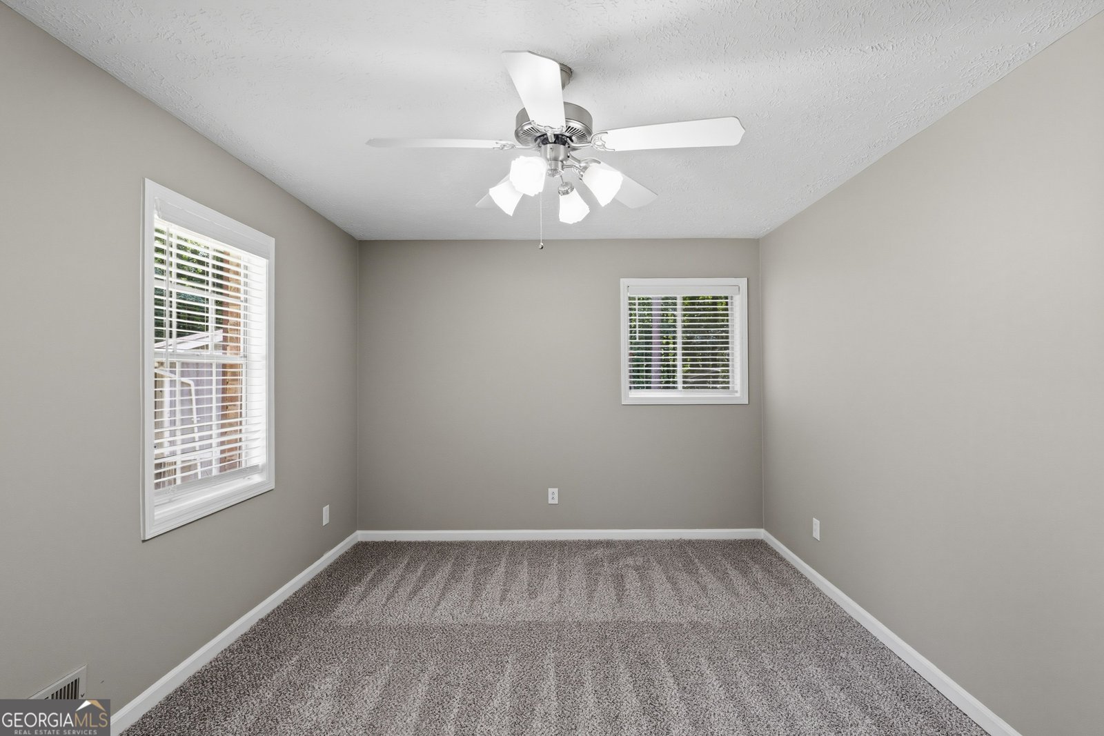 639 Cedrick Lane Stone Mountain - Photo 15