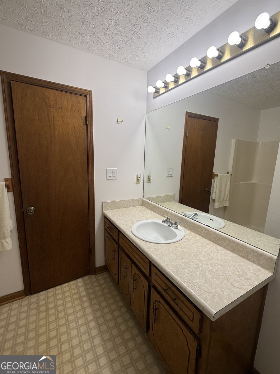 25 Lynn Court Stockbridge - Photo 14