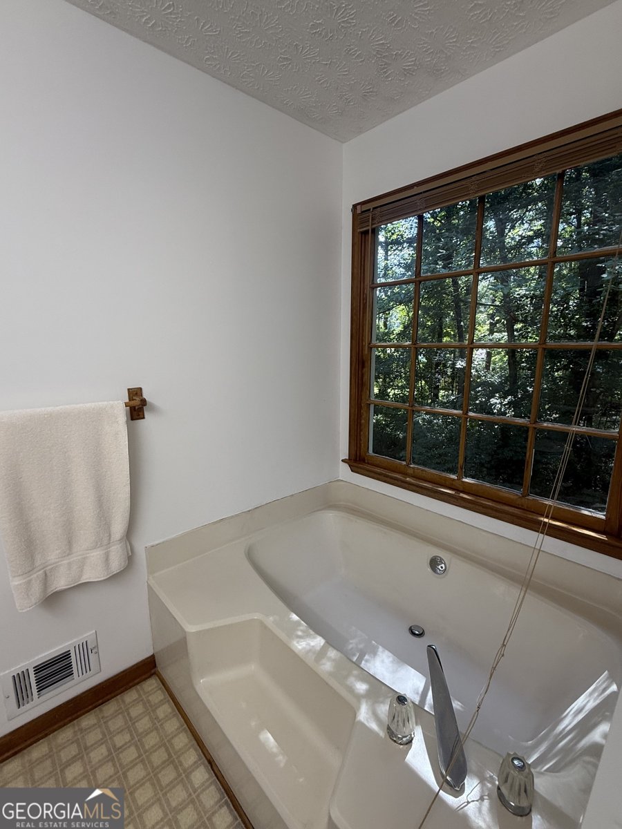 25 Lynn Court Stockbridge - Photo 15