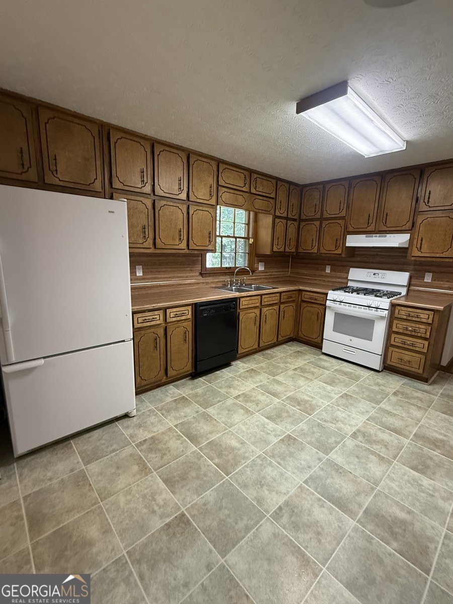 25 Lynn Court Stockbridge - Photo 8