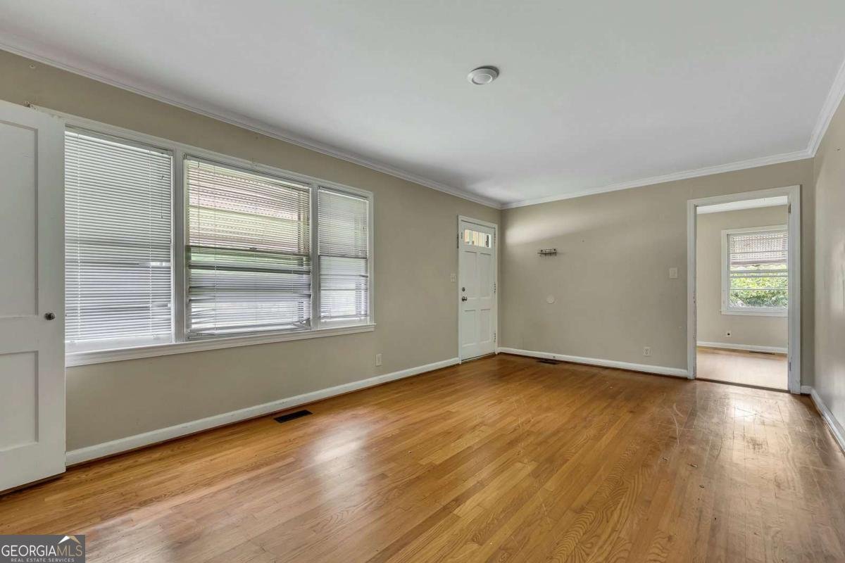 170 Mathews Circle Marietta - Photo 6