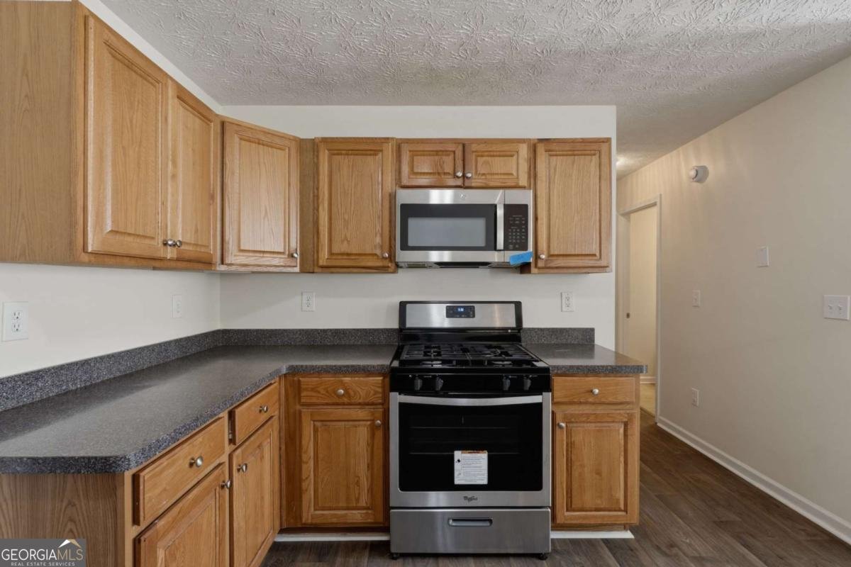 612 Mohawk Circle Stockbridge - Photo 11