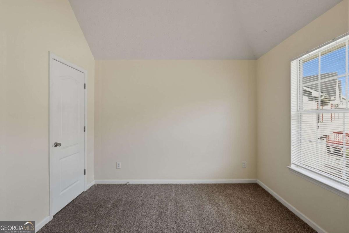 612 Mohawk Circle Stockbridge - Photo 17