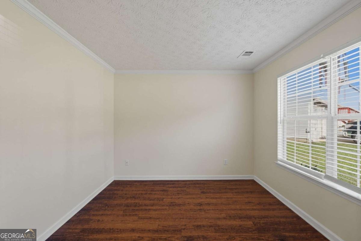 612 Mohawk Circle Stockbridge - Photo 8