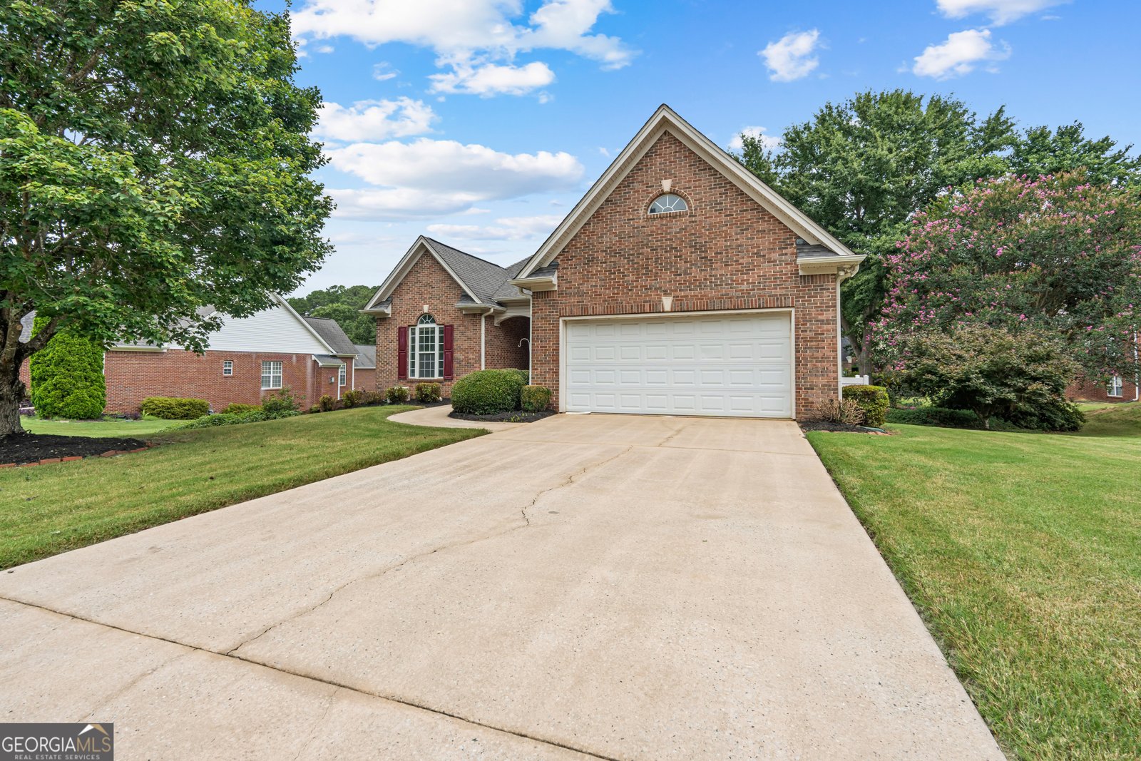 155 Biltmore Drive Fayetteville - Photo 2
