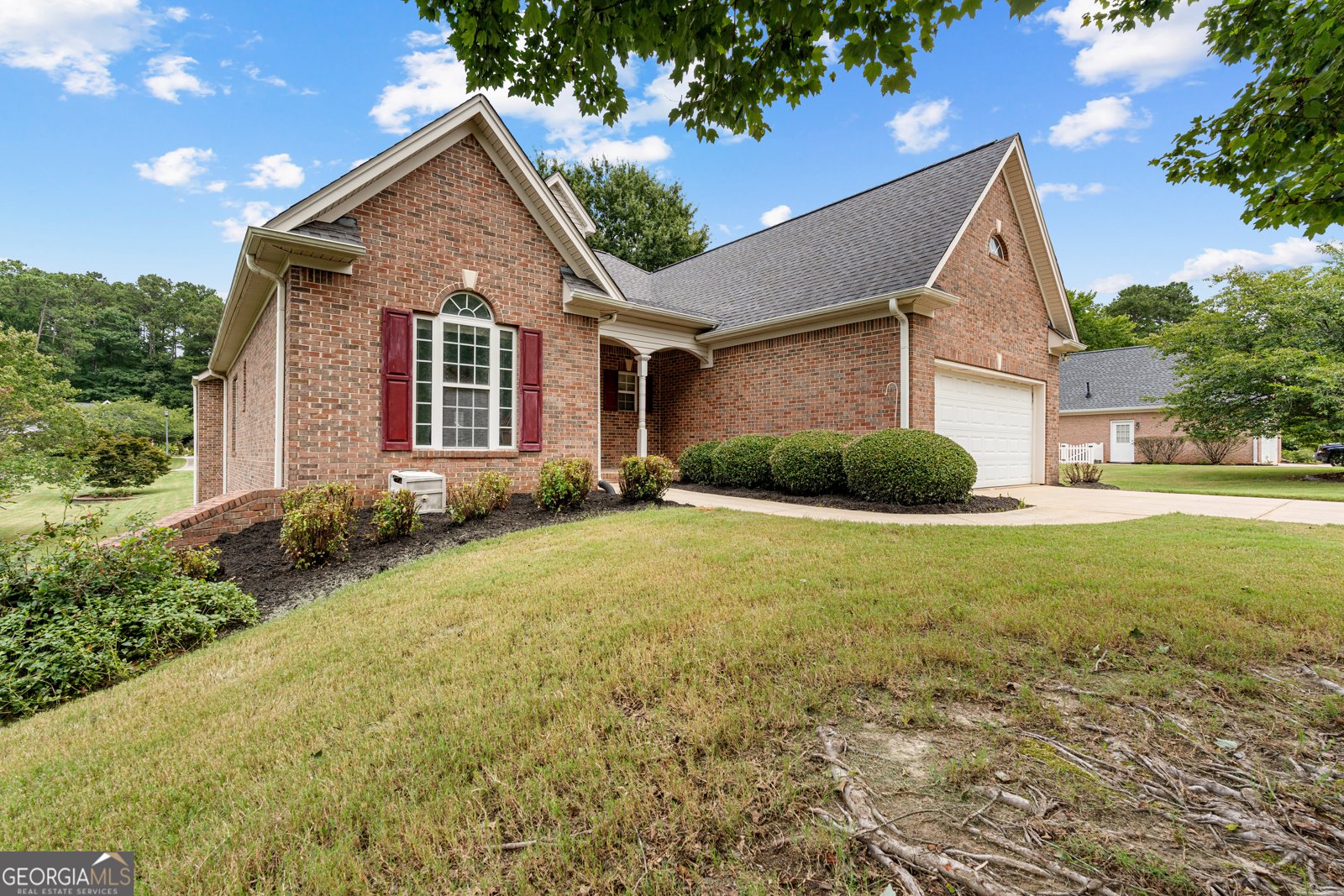 155 Biltmore Drive Fayetteville - Photo 3