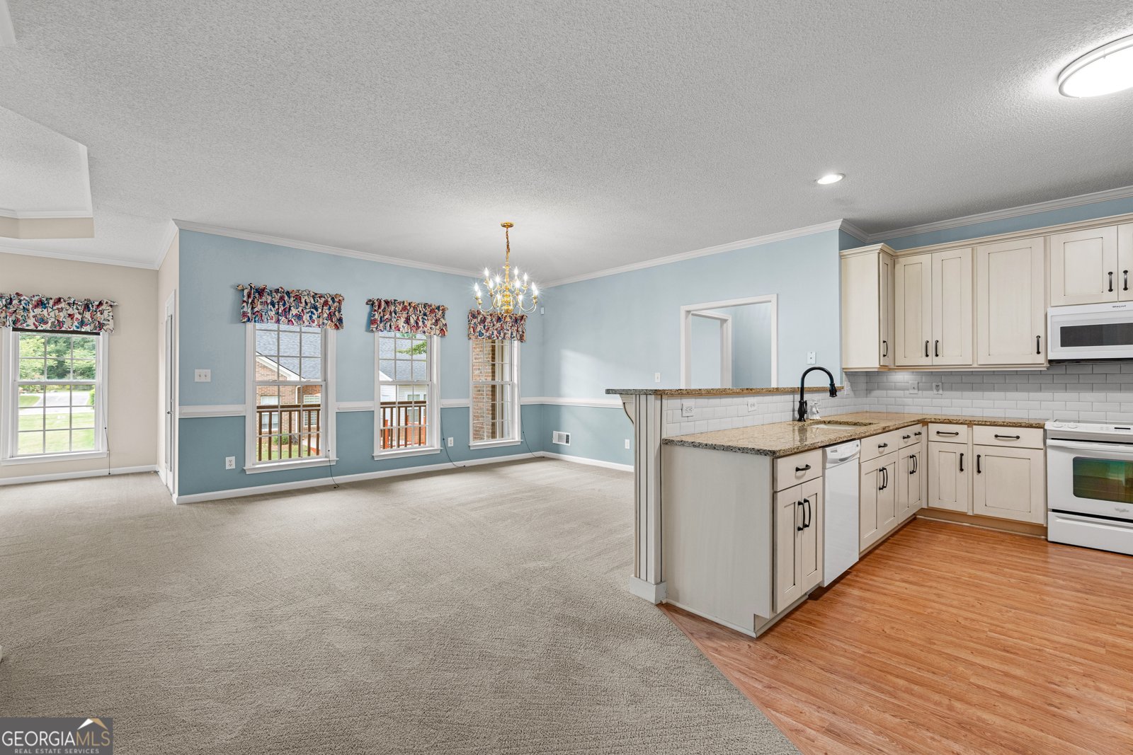 155 Biltmore Drive Fayetteville - Photo 7