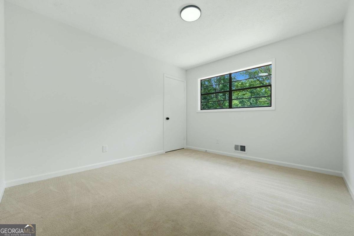 411 Hunters Lane Woodstock - Photo 12