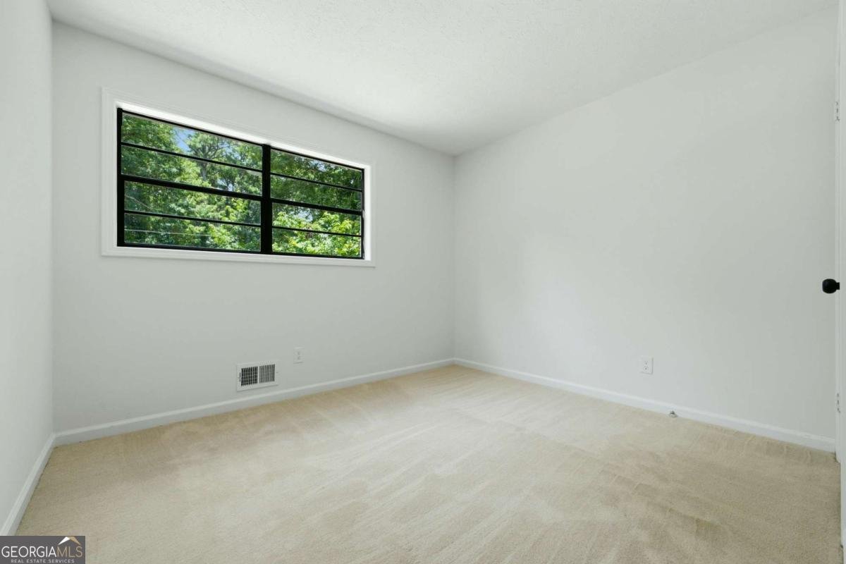 411 Hunters Lane Woodstock - Photo 13