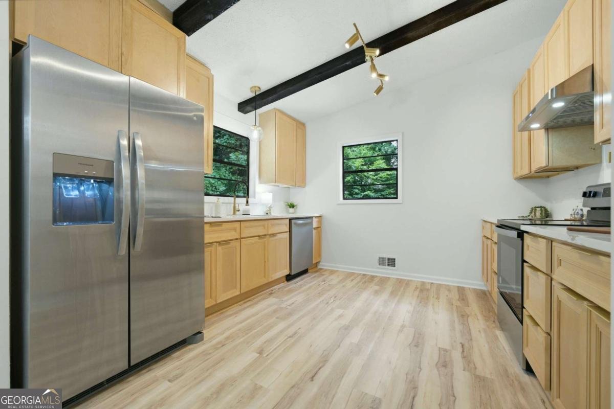 411 Hunters Lane Woodstock - Photo 7
