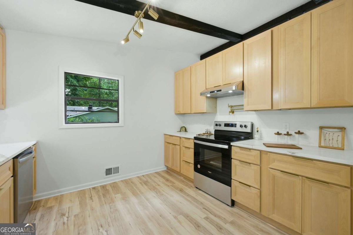 411 Hunters Lane Woodstock - Photo 8