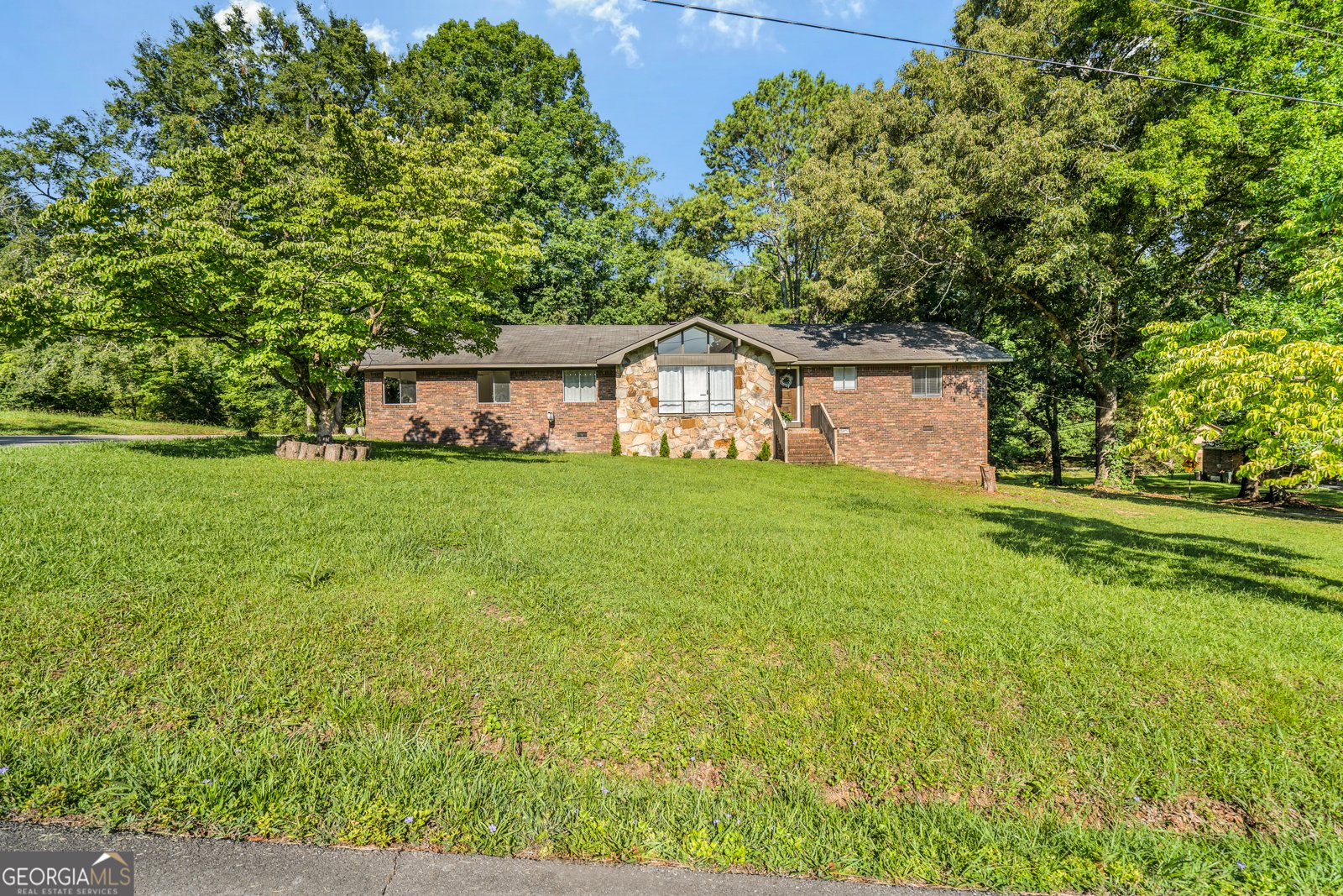 2814 Suncrest Drive Dalton - main photo