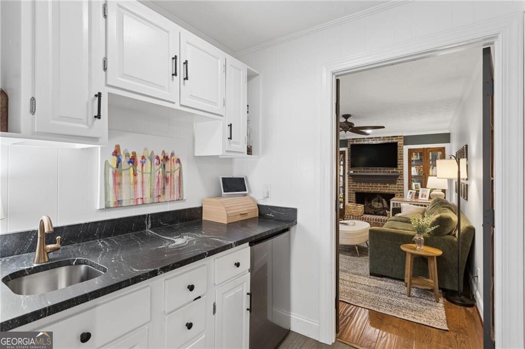 3825 Creekview Drive Marietta - Photo 13