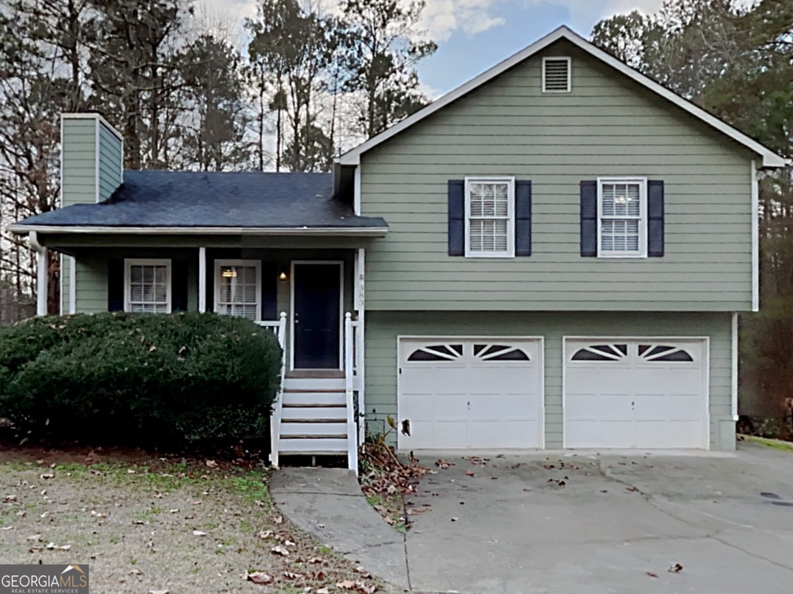 383 Robin Hood Drive Douglasville - main photo