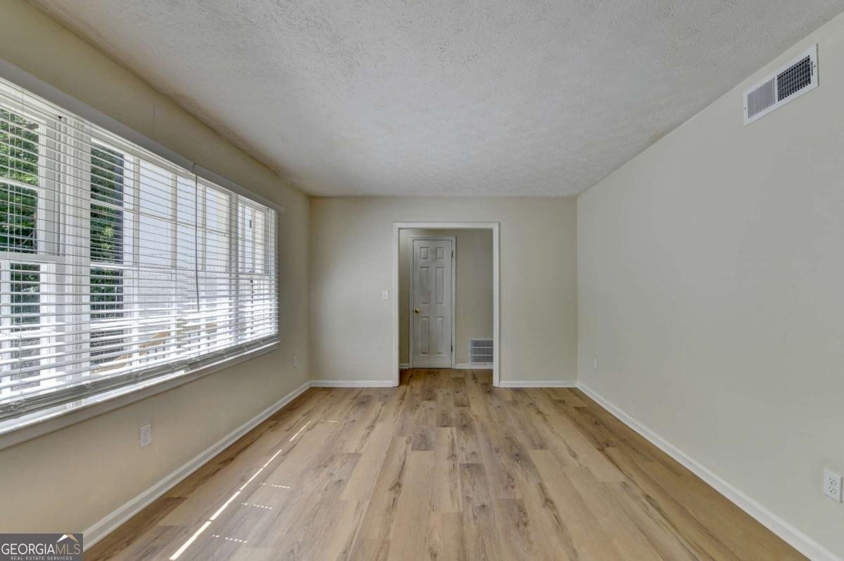298 Wind Drive Lilburn - Photo 8