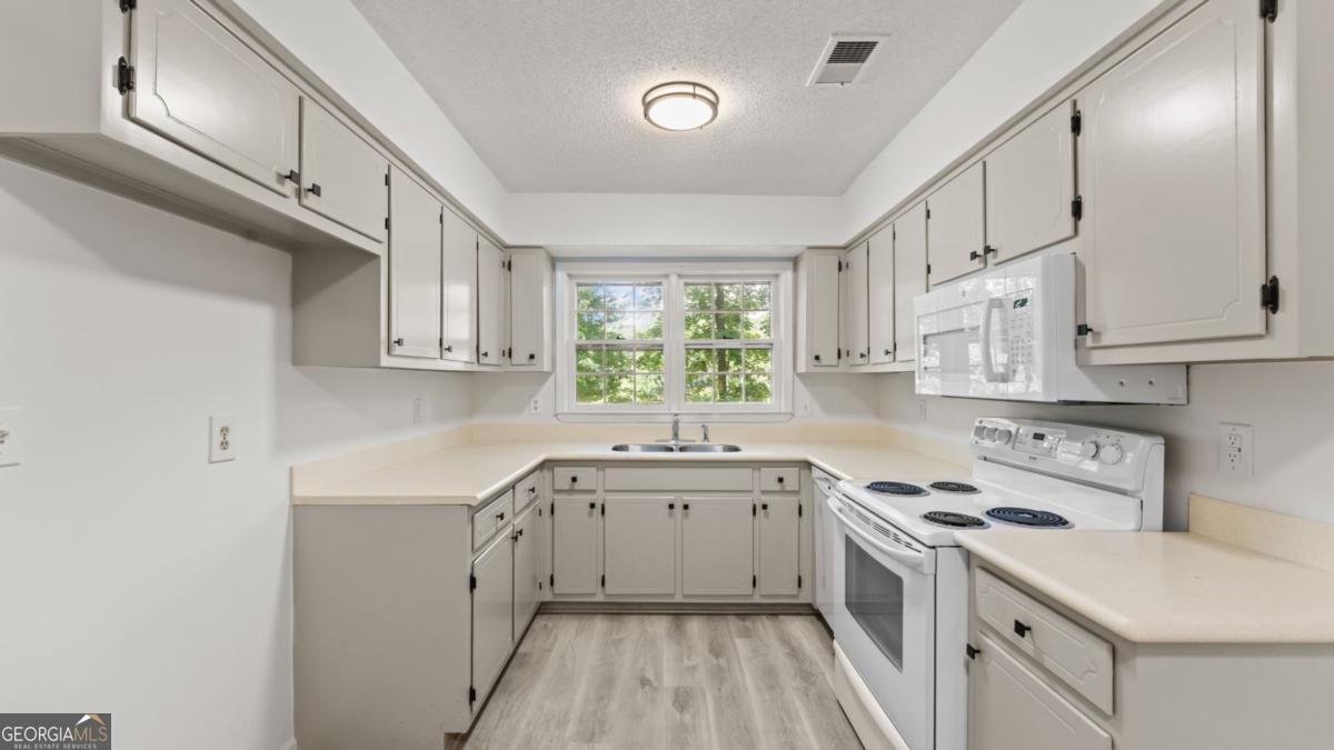 2387 Northlake Court Atlanta - Photo 6