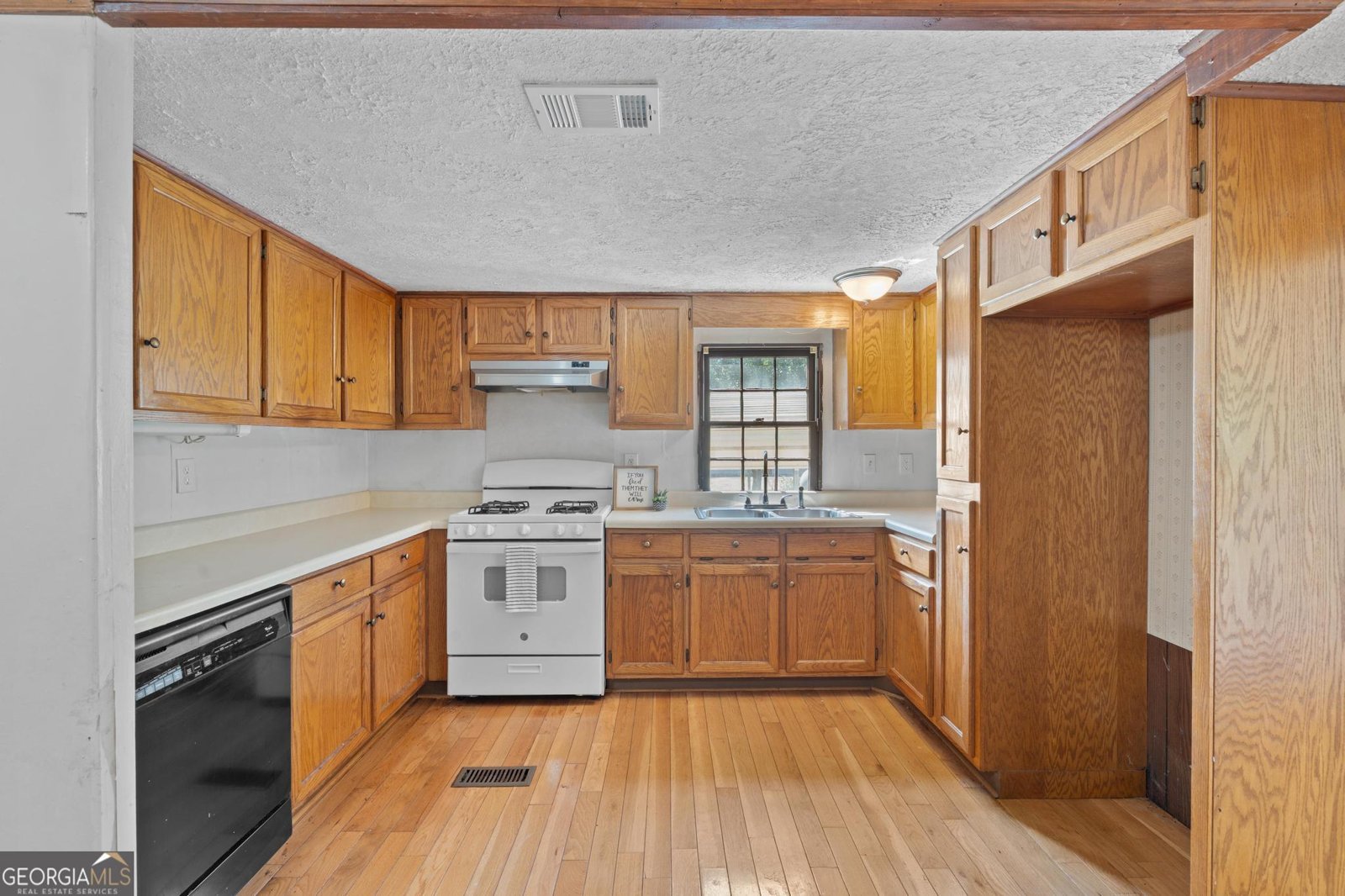 176 Midland Street Williamson - Photo 13