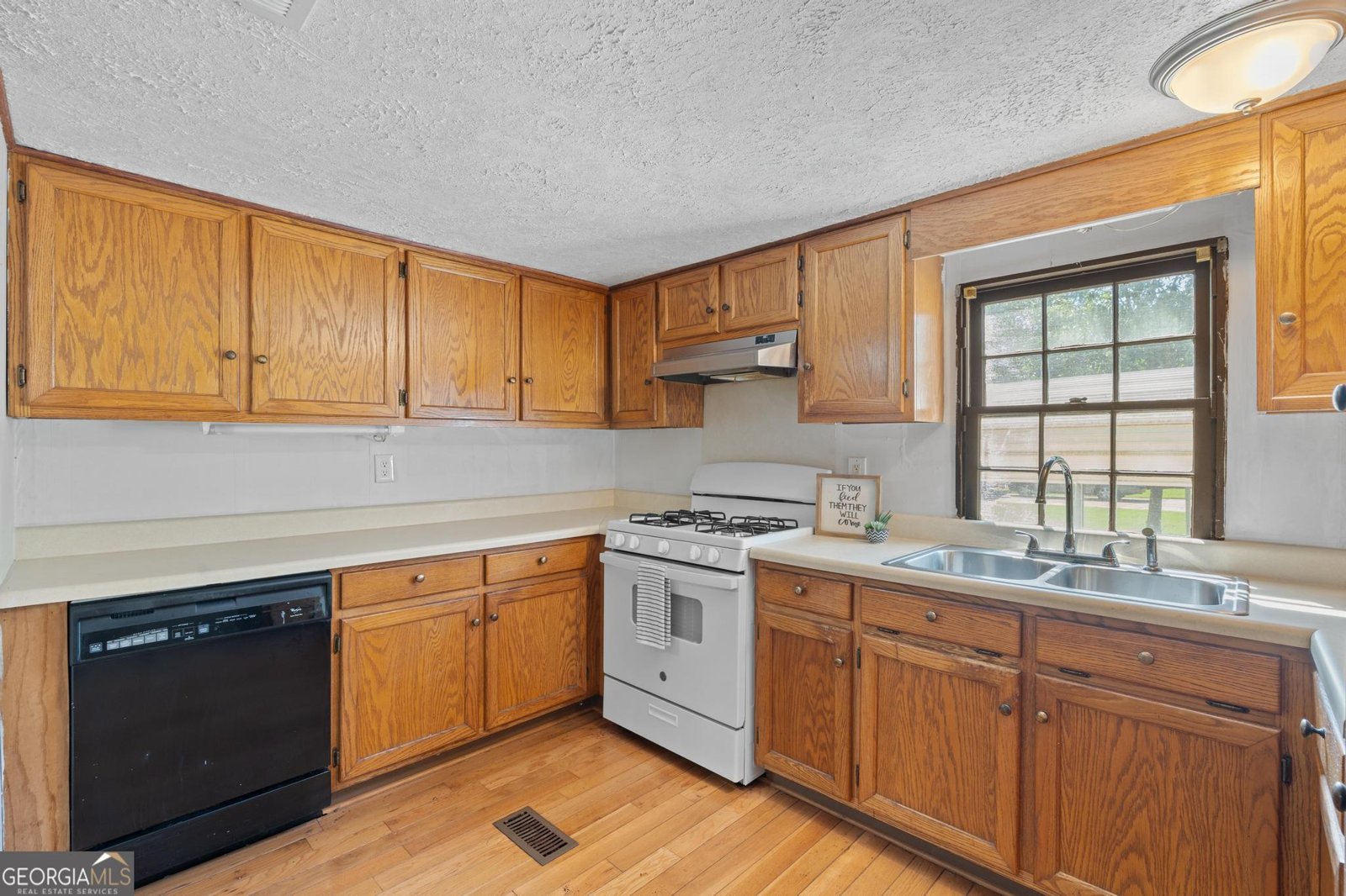 176 Midland Street Williamson - Photo 14