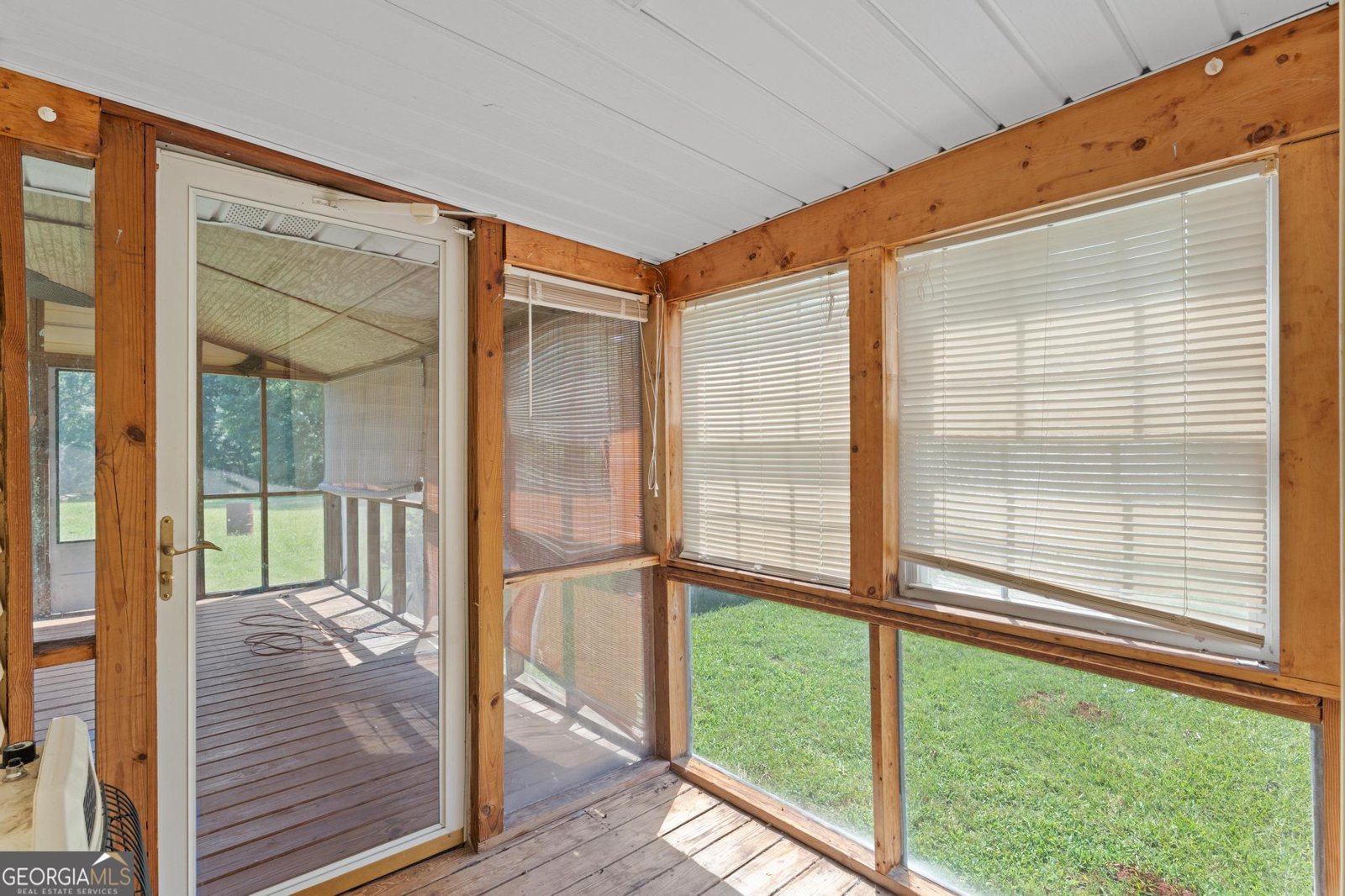 176 Midland Street Williamson - Photo 22