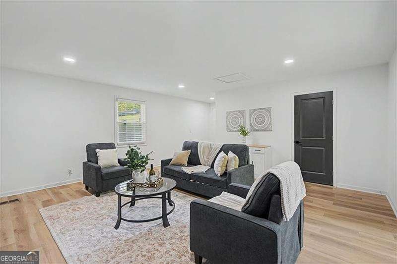832 Derbyshire Court Norcross - Photo 11