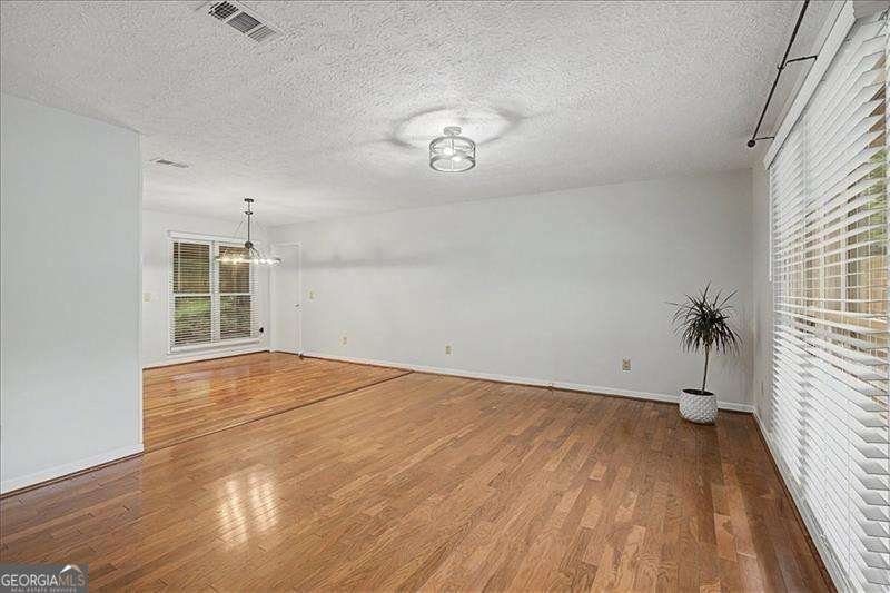 3095 Woodland Drive Kennesaw - Photo 6
