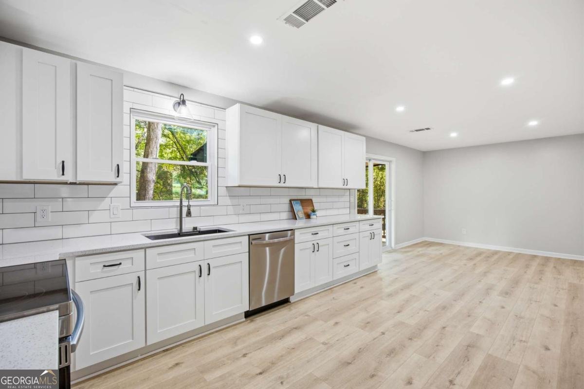 1120 Kinnett Road Covington - Photo 10