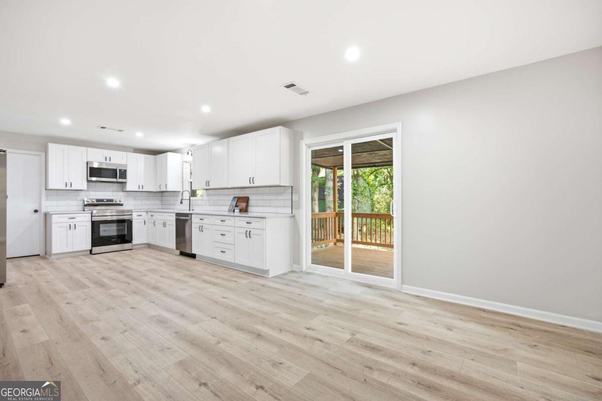 1120 Kinnett Road Covington - Photo 9