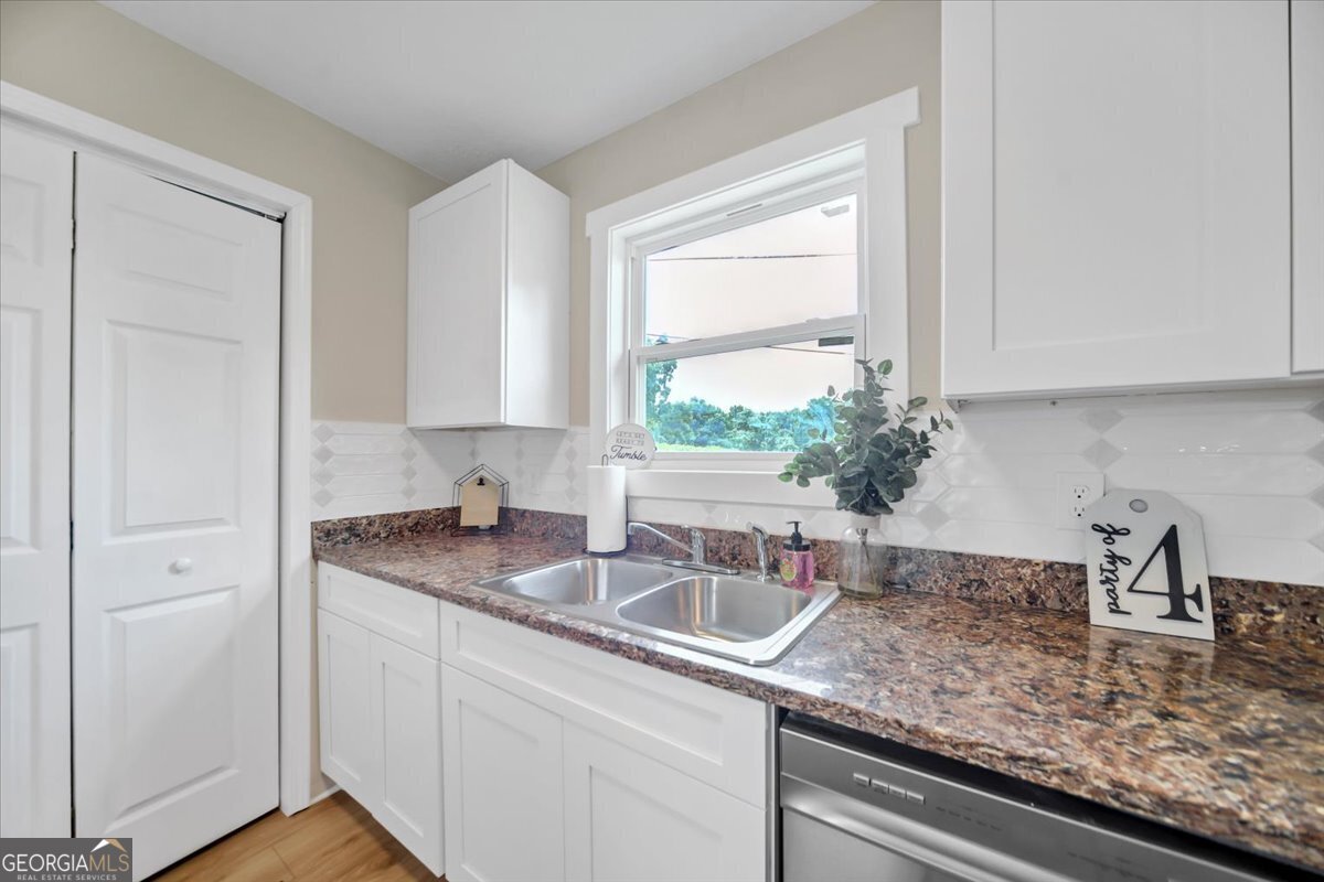 242 Jackson Street Barnesville - Photo 10