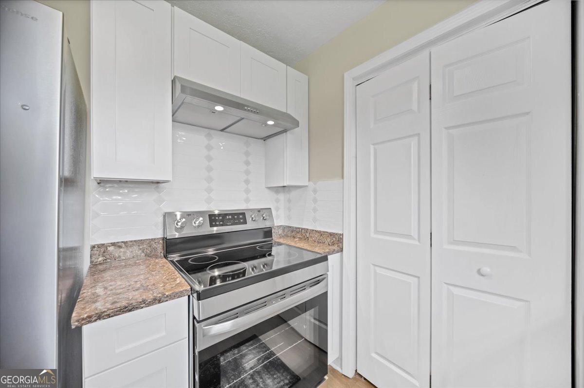 242 Jackson Street Barnesville - Photo 11