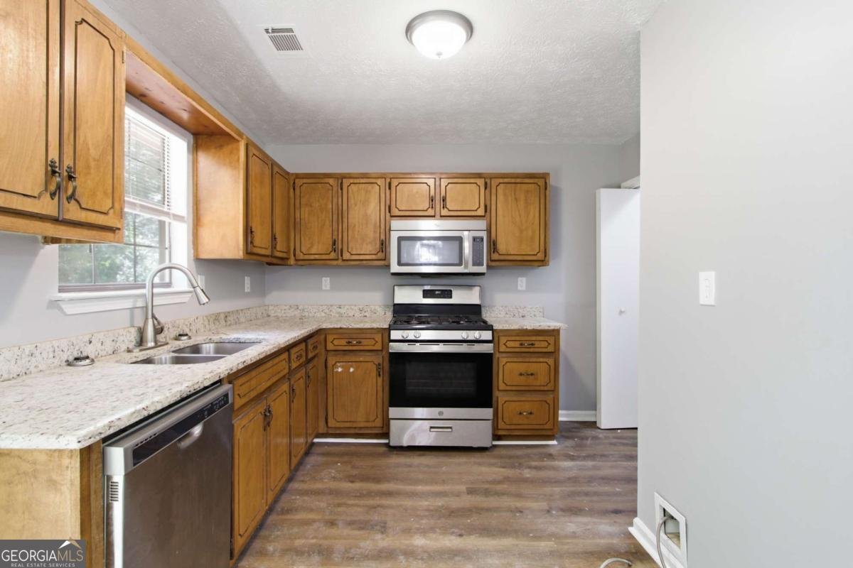 124 Julie Lane Stockbridge - Photo 8