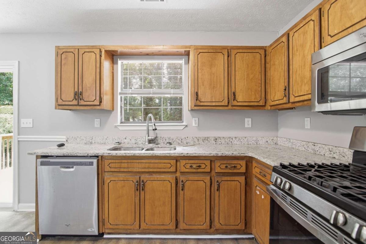 124 Julie Lane Stockbridge - Photo 9