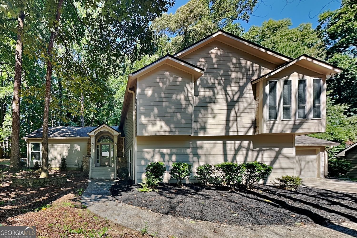 2293 Chimney Springs Drive Marietta - main photo