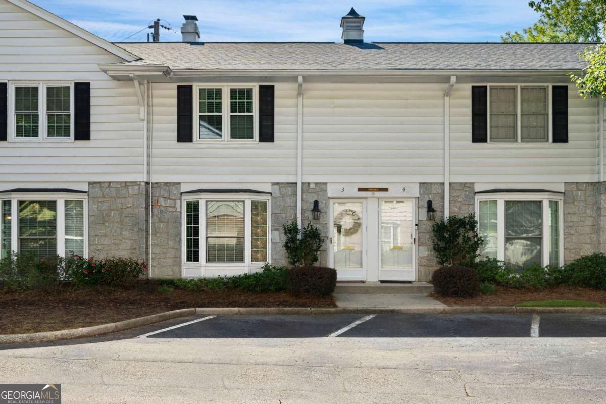 136 Peachtree Memorial Drive Atlanta - main photo