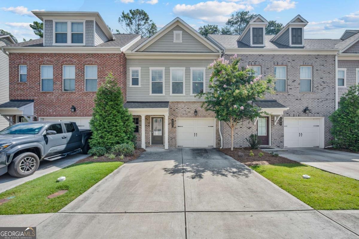 211 Mahone Drive Lilburn - main photo