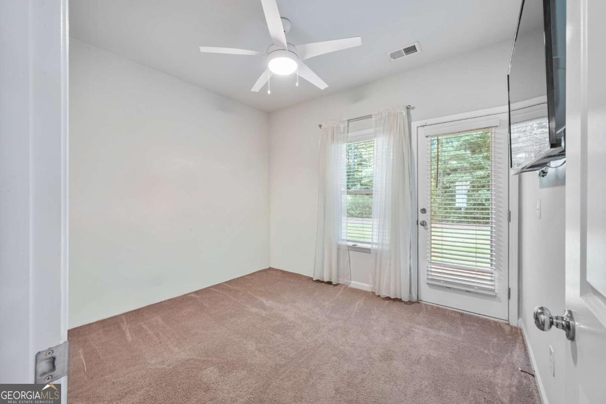 211 Mahone Drive Lilburn - Photo 9