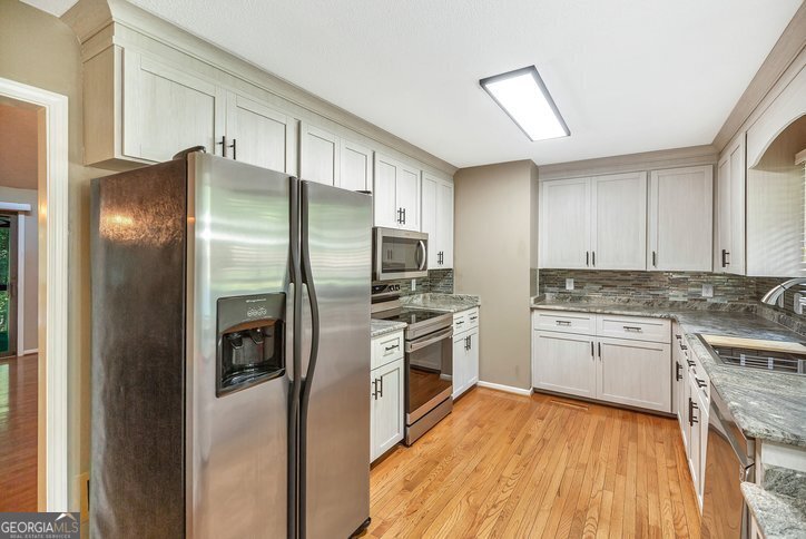 123 Forest Drive Townville - Photo 9