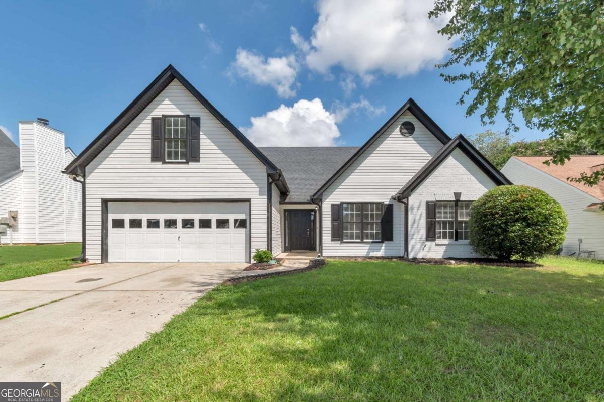 2197 Oakland Walk Drive Lawrenceville - main photo