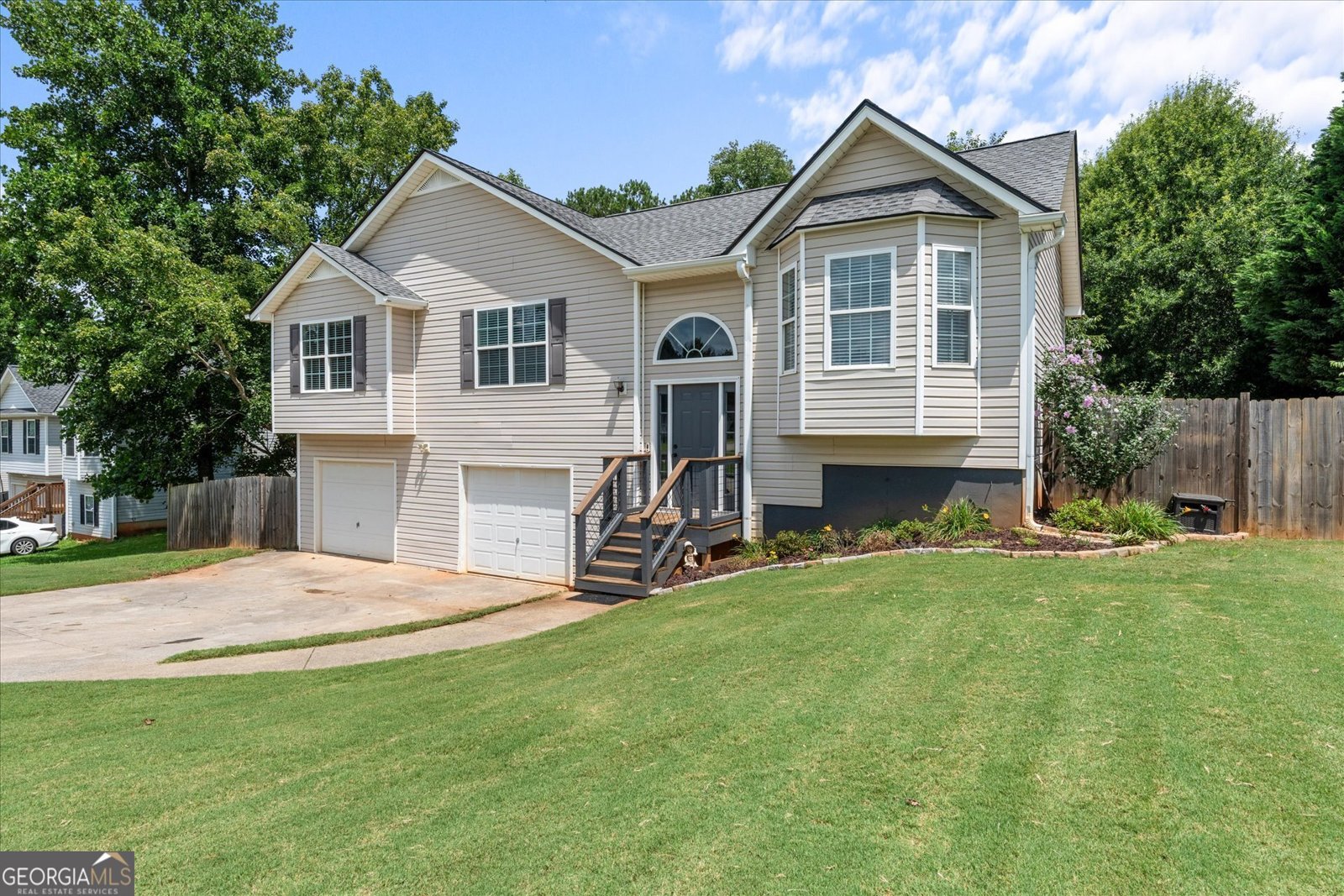 640 Twin Oaks Lane Dallas - main photo