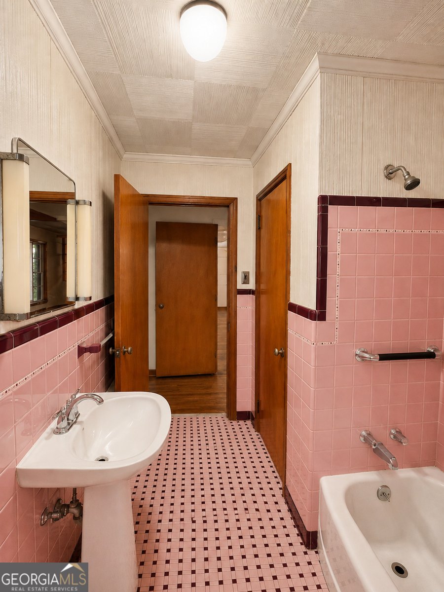 723 Winchester Circle Macon - Photo 17