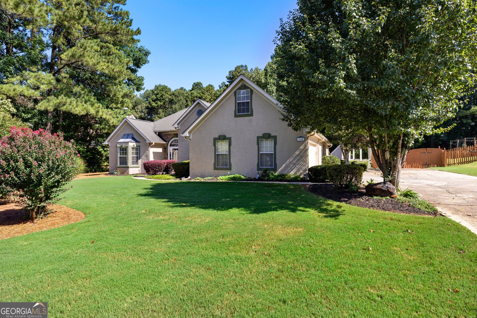 368 Crescent Drive Newnan - main photo