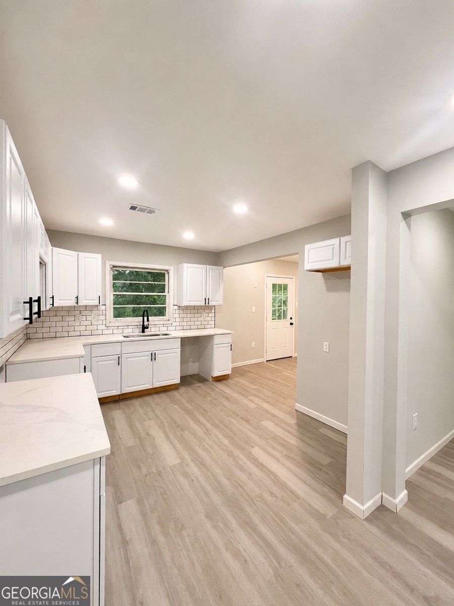 2328 Bonner Road East Point - Photo 14