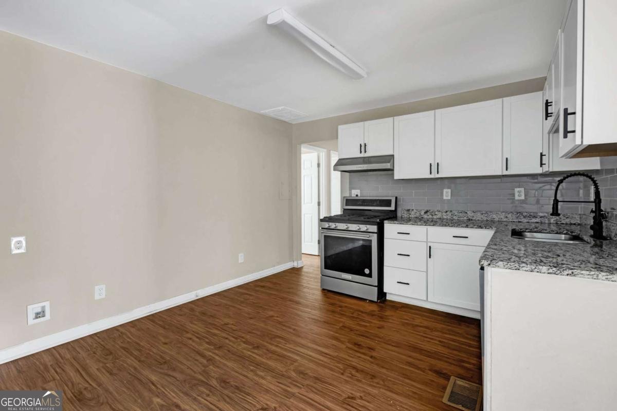 5164 Phillips Drive Forest Park - Photo 7