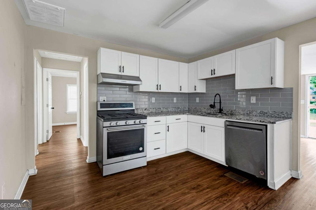 5164 Phillips Drive Forest Park - Photo 8