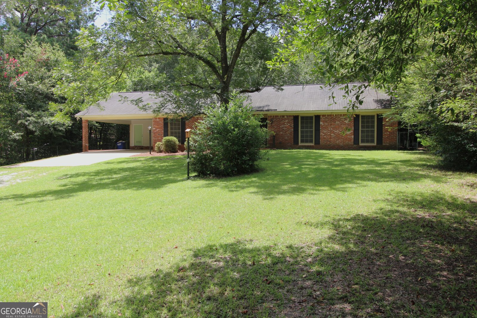 5400 Holland Drive Columbus - main photo