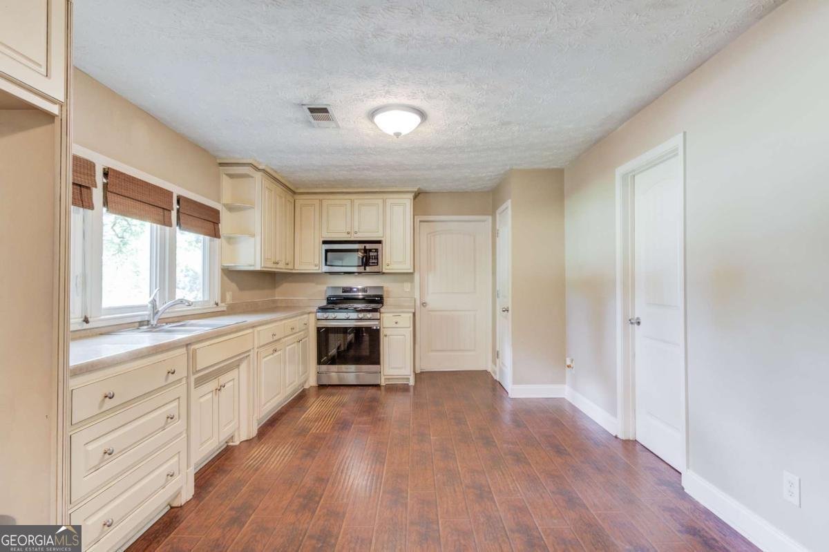 5328 Pine Forest Road Gainesville - Photo 10