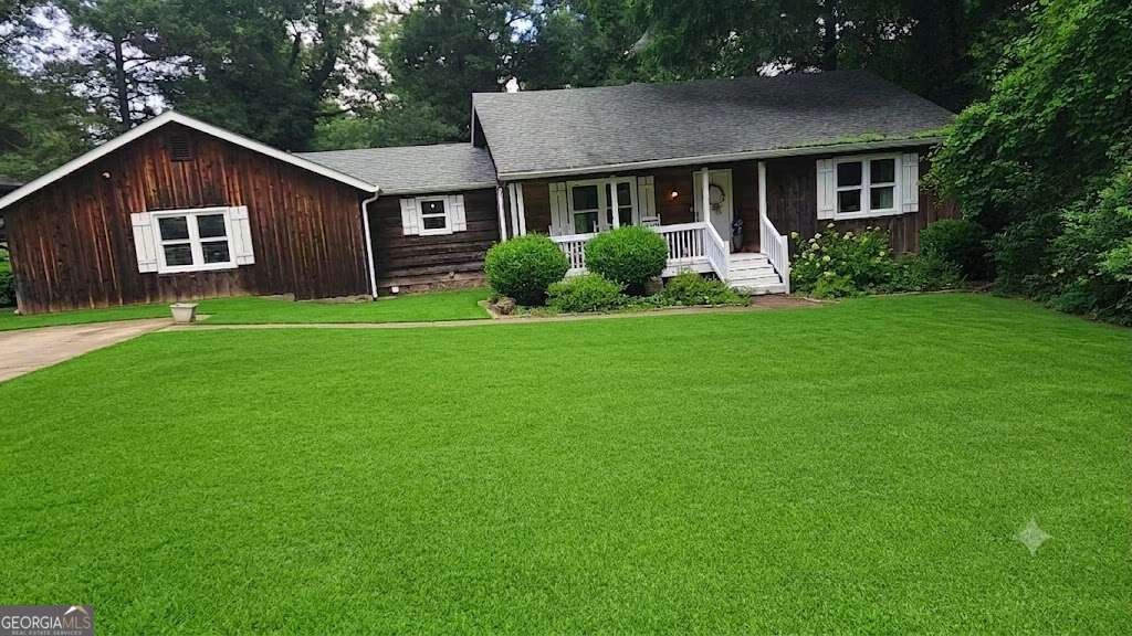 1422 Zebulon Road Griffin - main photo