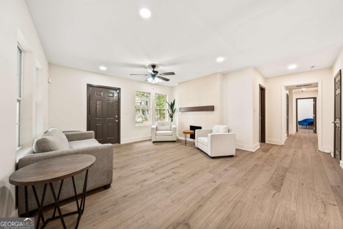 2949 Pearl Street East Point - main photo