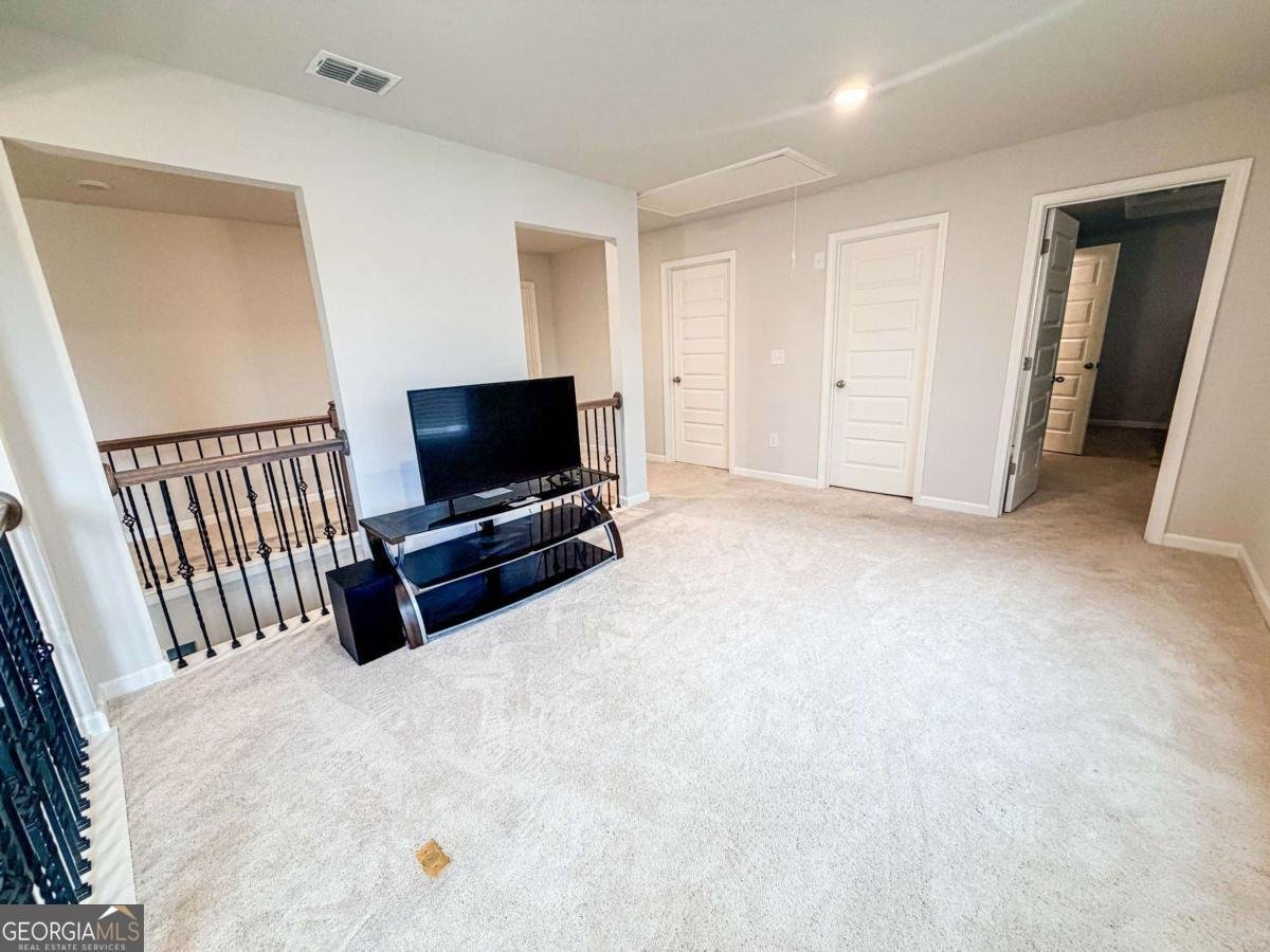 628 Sidney Street Stockbridge - Photo 35