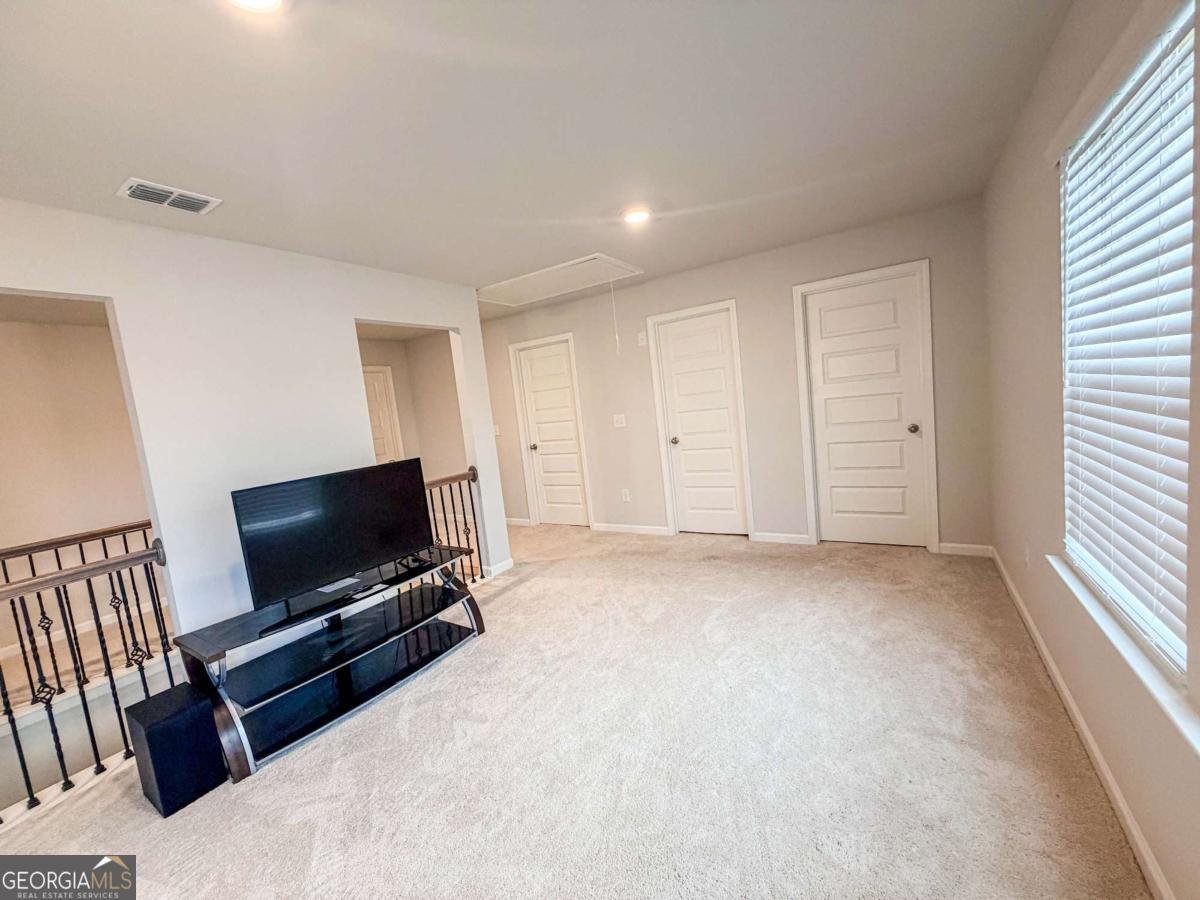 628 Sidney Street Stockbridge - Photo 36