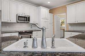 421 Clubview Drive Woodstock - Photo 17